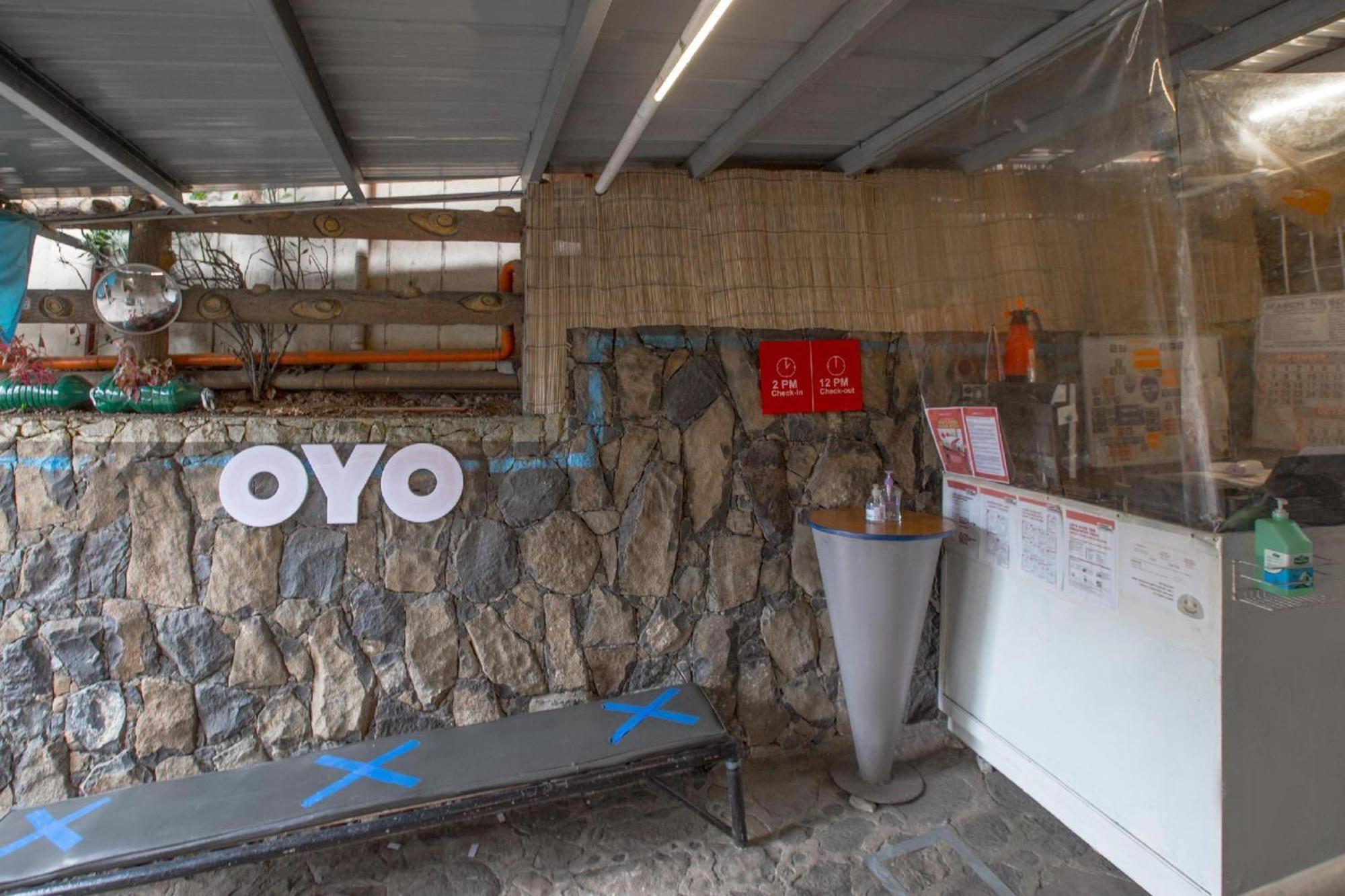 Oyo 588森洛克度假村-员工已接种疫苗 安蒂波洛 外观 照片